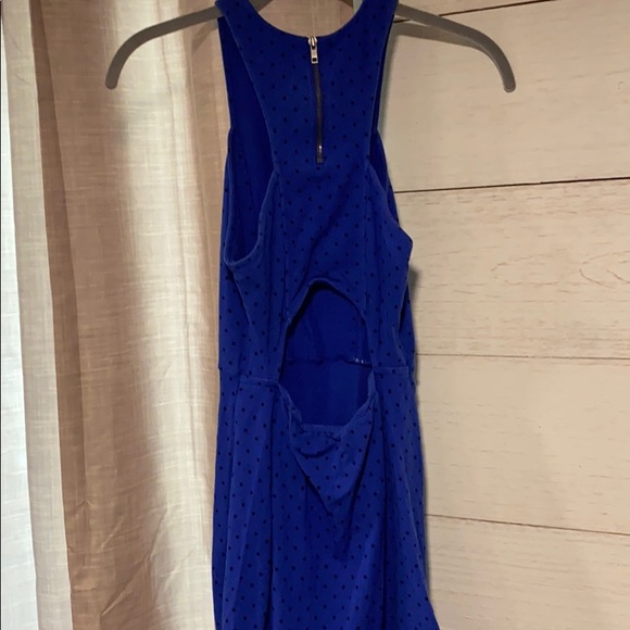 Short dress - Picture 2 of 2